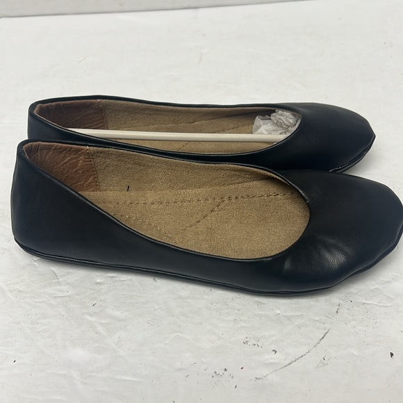 New Mac Collection May By-256 size 6 flats - Picture 3 of 7